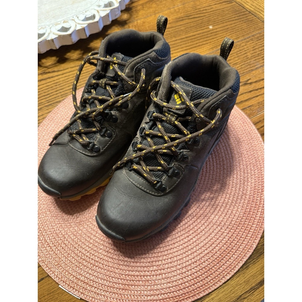 Columbia Boys Brown Ankle Boots US 5 EU 38 UK 5 Lace Up Solid Outdoor Shoes